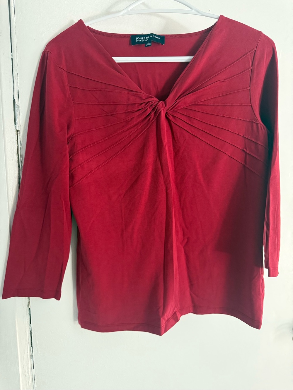Vintage Y2k Red Jones New York Women's Twist-Front 3/4 Sleeve Top
